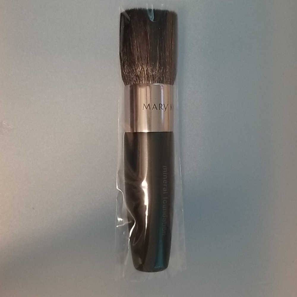 Mary kay mineral foundation brush